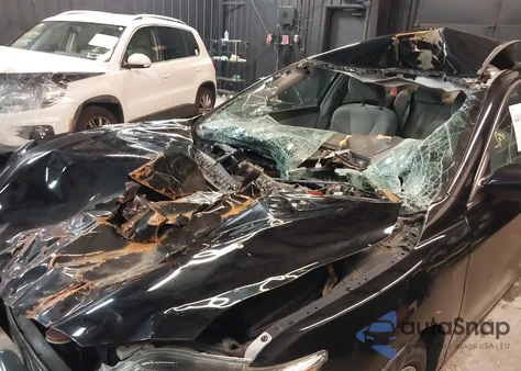 2011 Toyota Camry Le z USA, uszkodzony, nr VIN 4T1BF3EK2BU683619